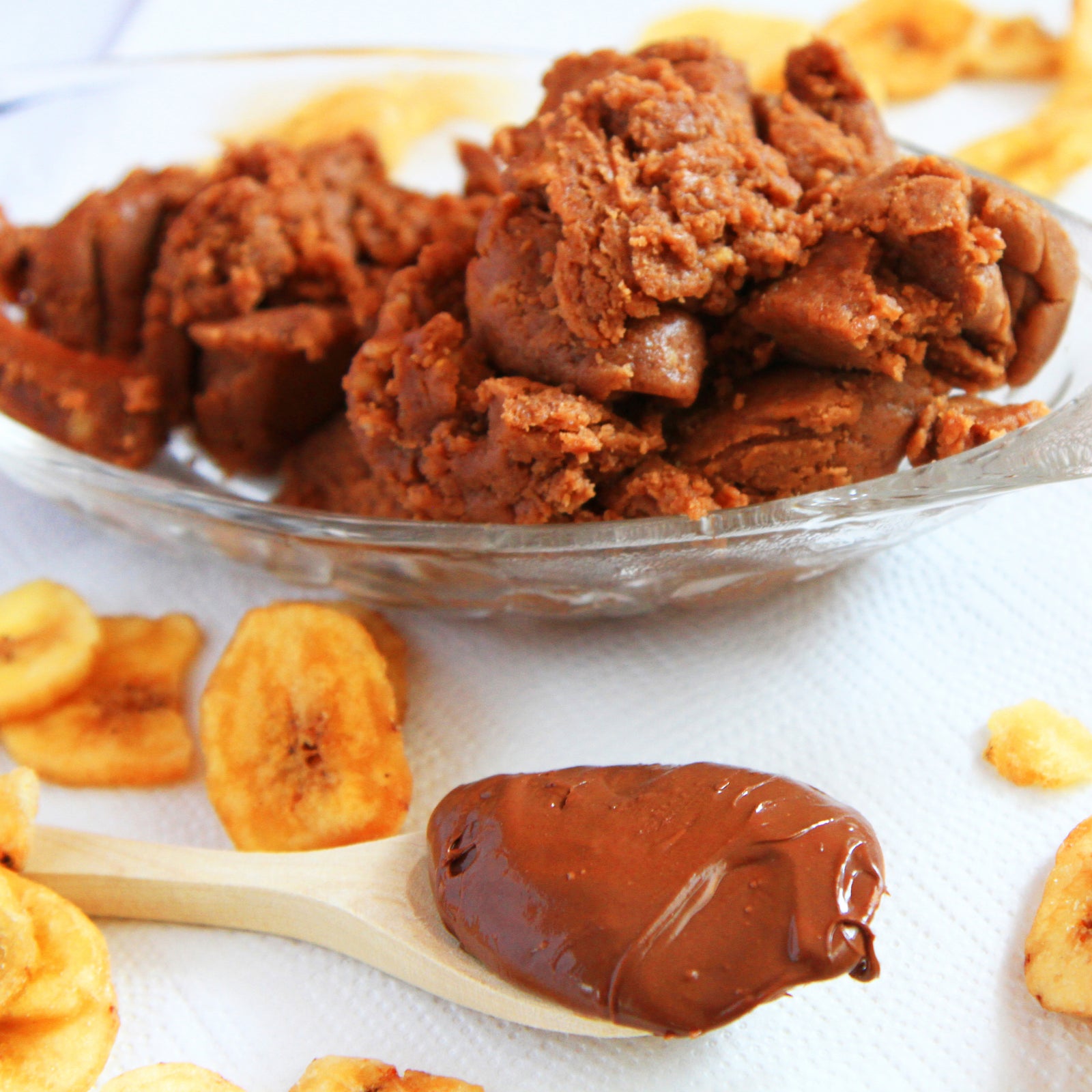 PIŠKOT Z NUTELLO IN KOŠČKI BANANE